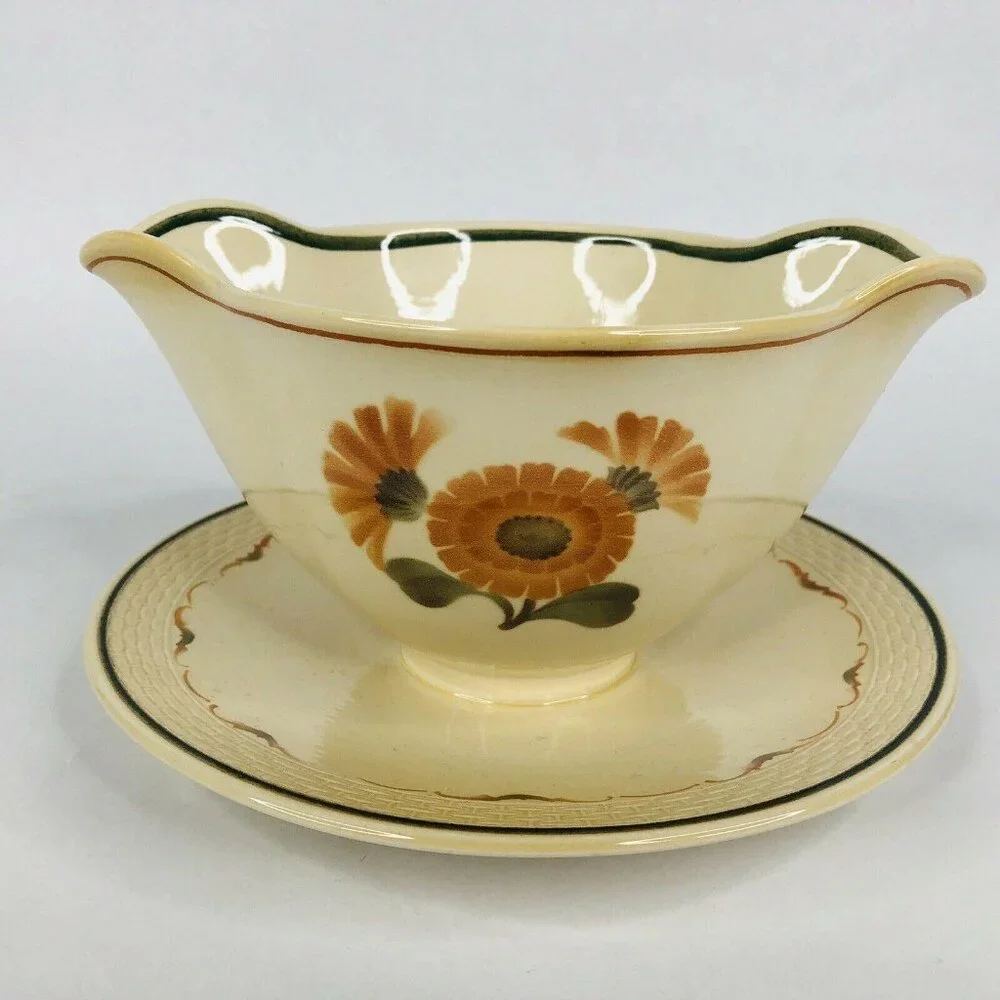 Royal Copenhagen Zinnia Gravy Boat Fajance Attached Underplate Sauce Dish Denmar